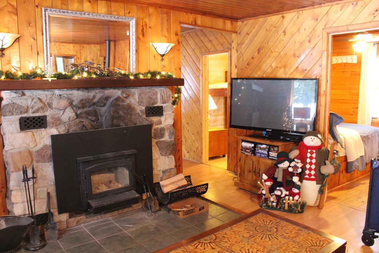 Lakefront Hope Lodge Miller Lake Екстериор снимка