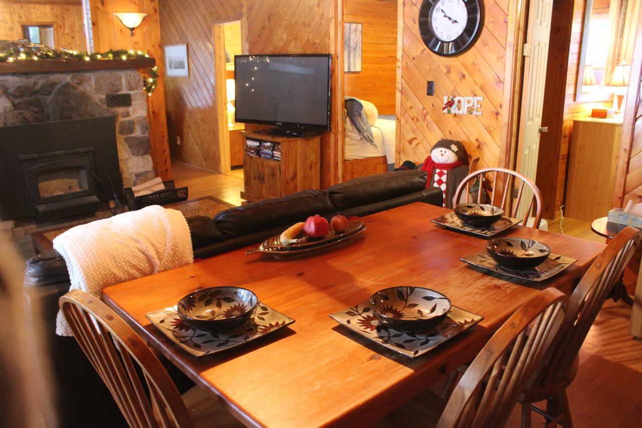 Lakefront Hope Lodge Miller Lake Екстериор снимка