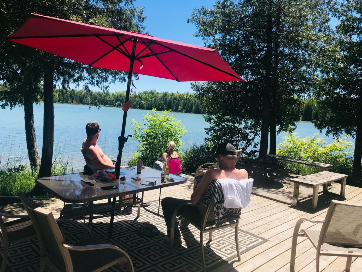 Lakefront Hope Lodge Miller Lake Екстериор снимка