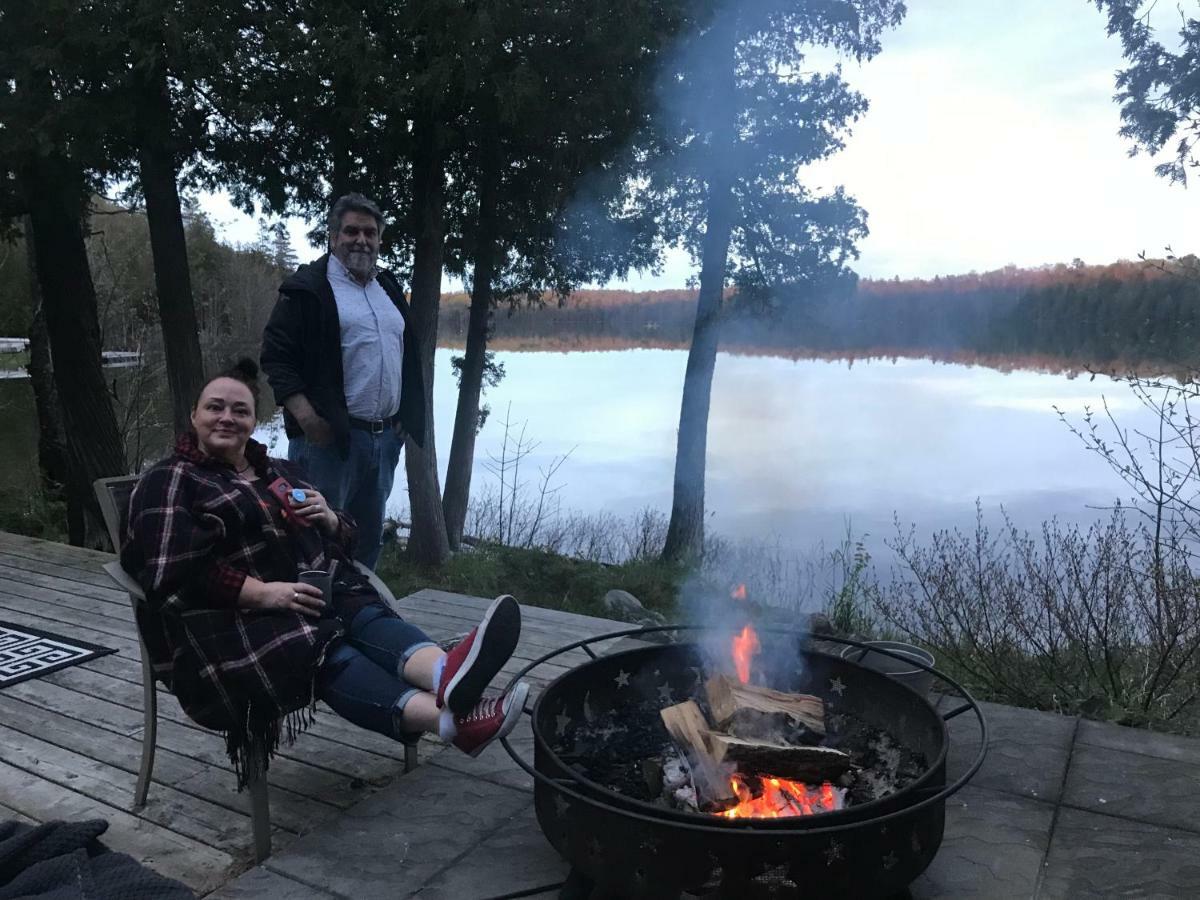 Lakefront Hope Lodge Miller Lake Екстериор снимка