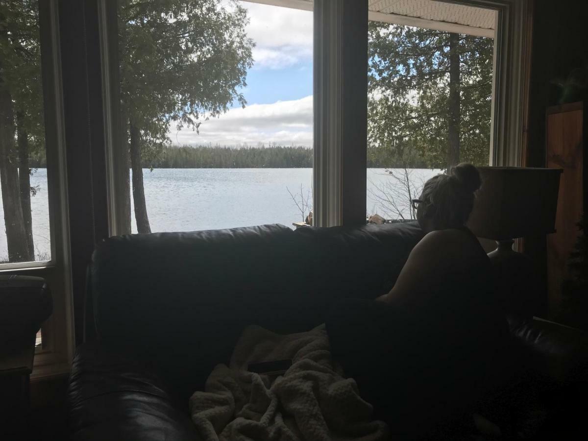 Lakefront Hope Lodge Miller Lake Екстериор снимка