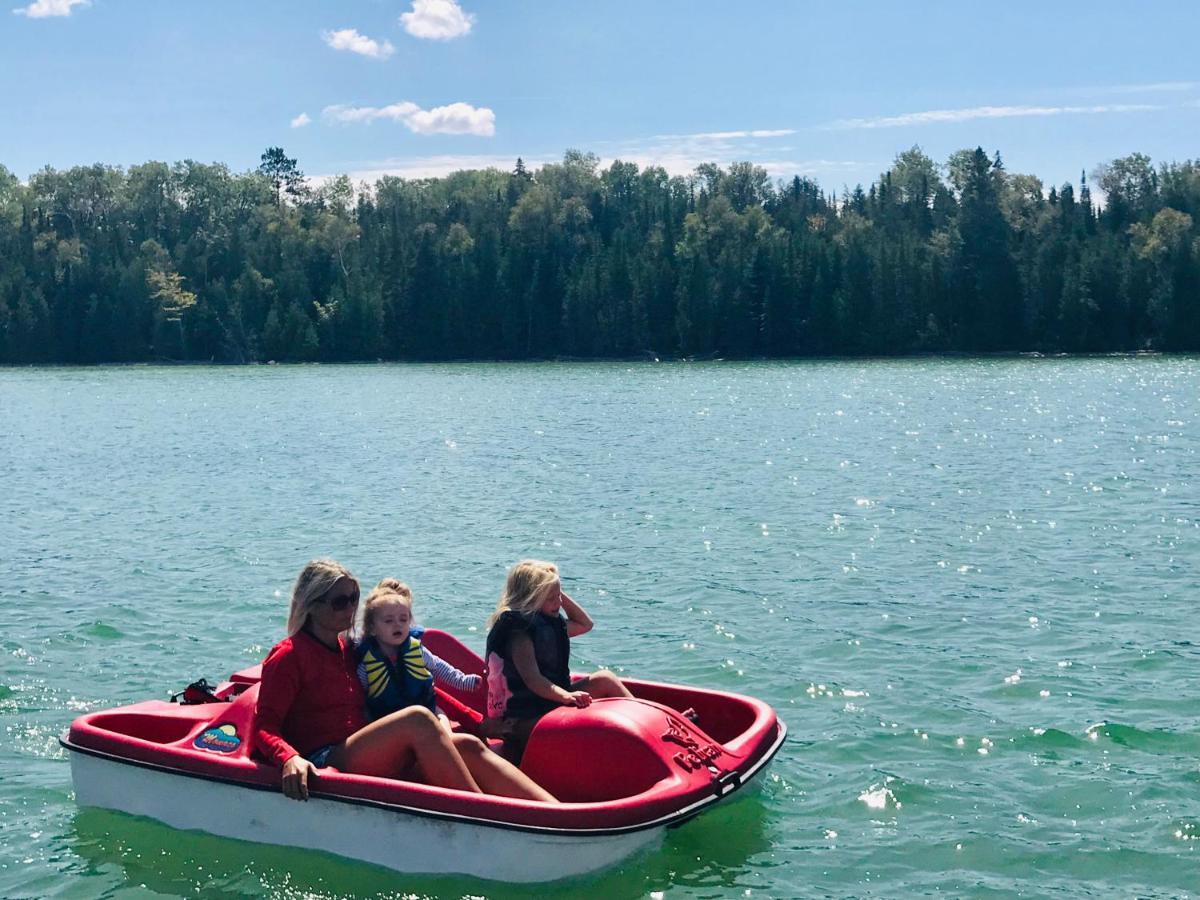 Lakefront Hope Lodge Miller Lake Екстериор снимка