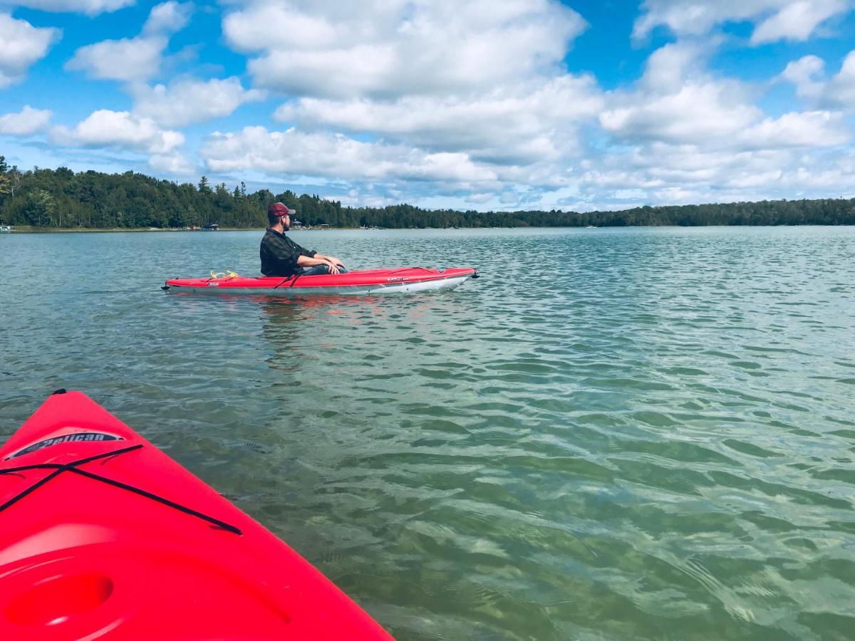 Lakefront Hope Lodge Miller Lake Екстериор снимка