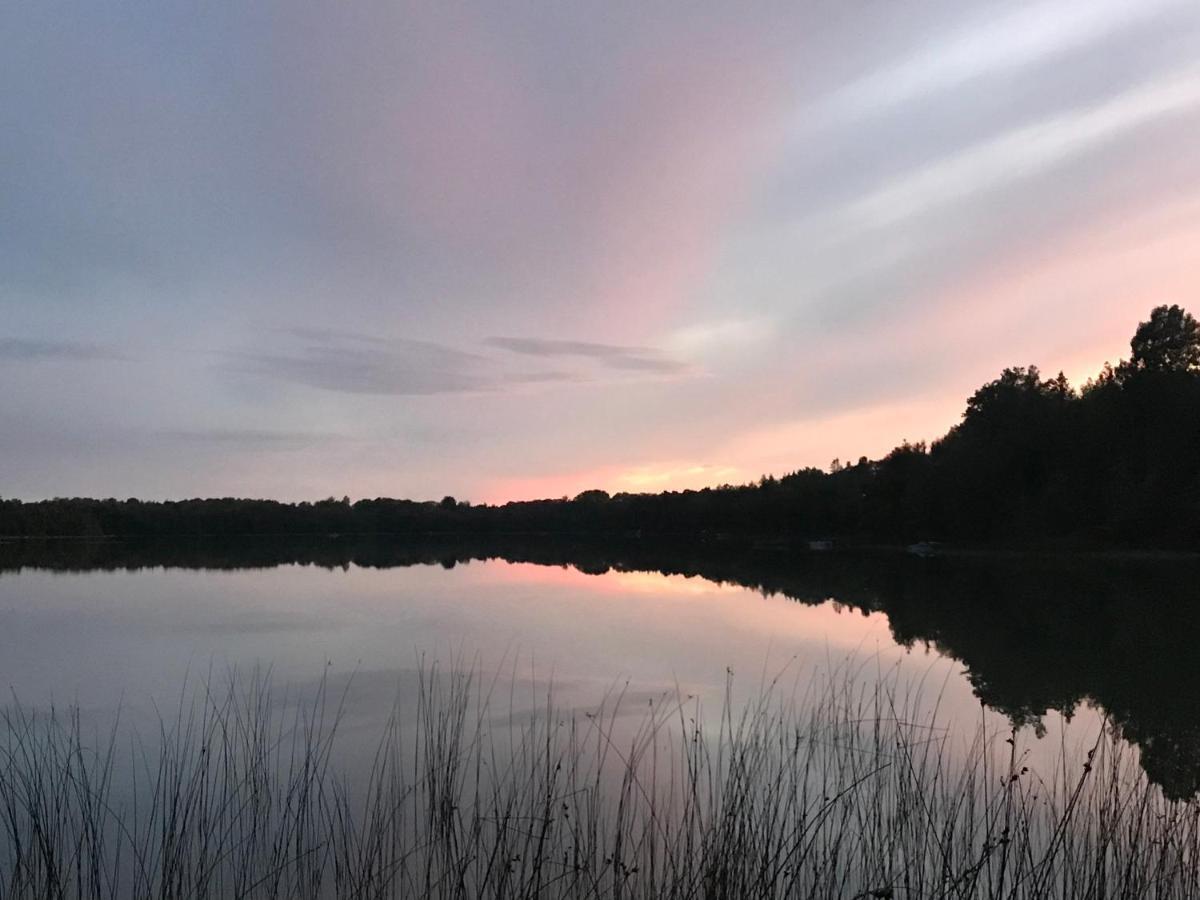 Lakefront Hope Lodge Miller Lake Екстериор снимка
