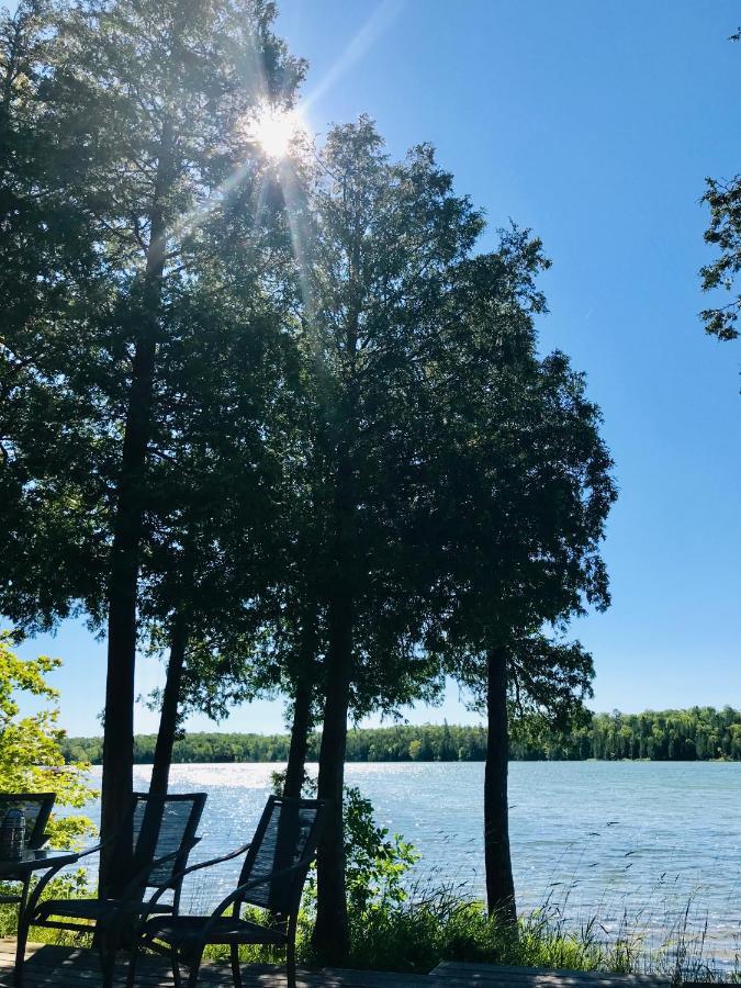 Lakefront Hope Lodge Miller Lake Екстериор снимка