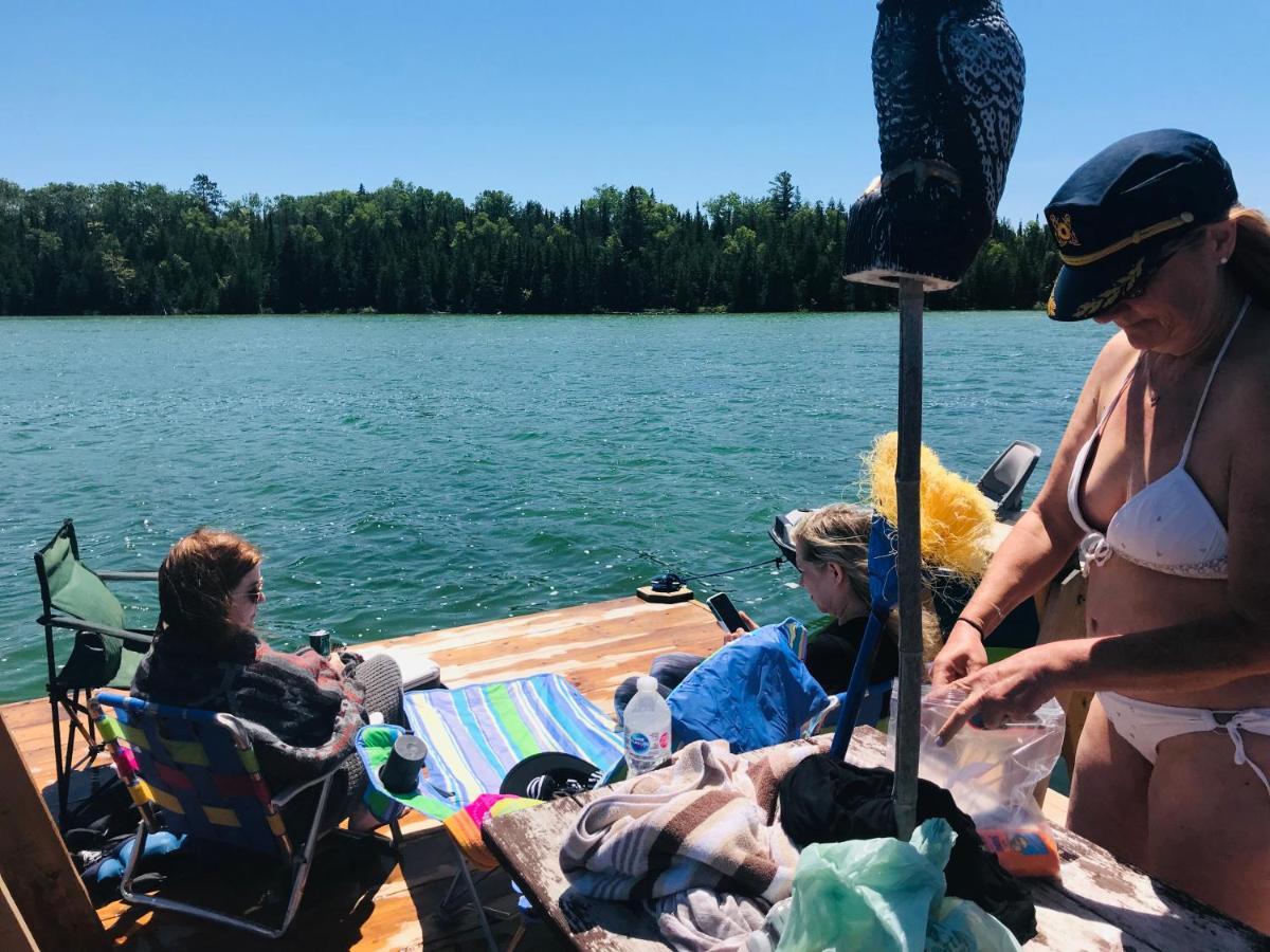 Lakefront Hope Lodge Miller Lake Екстериор снимка